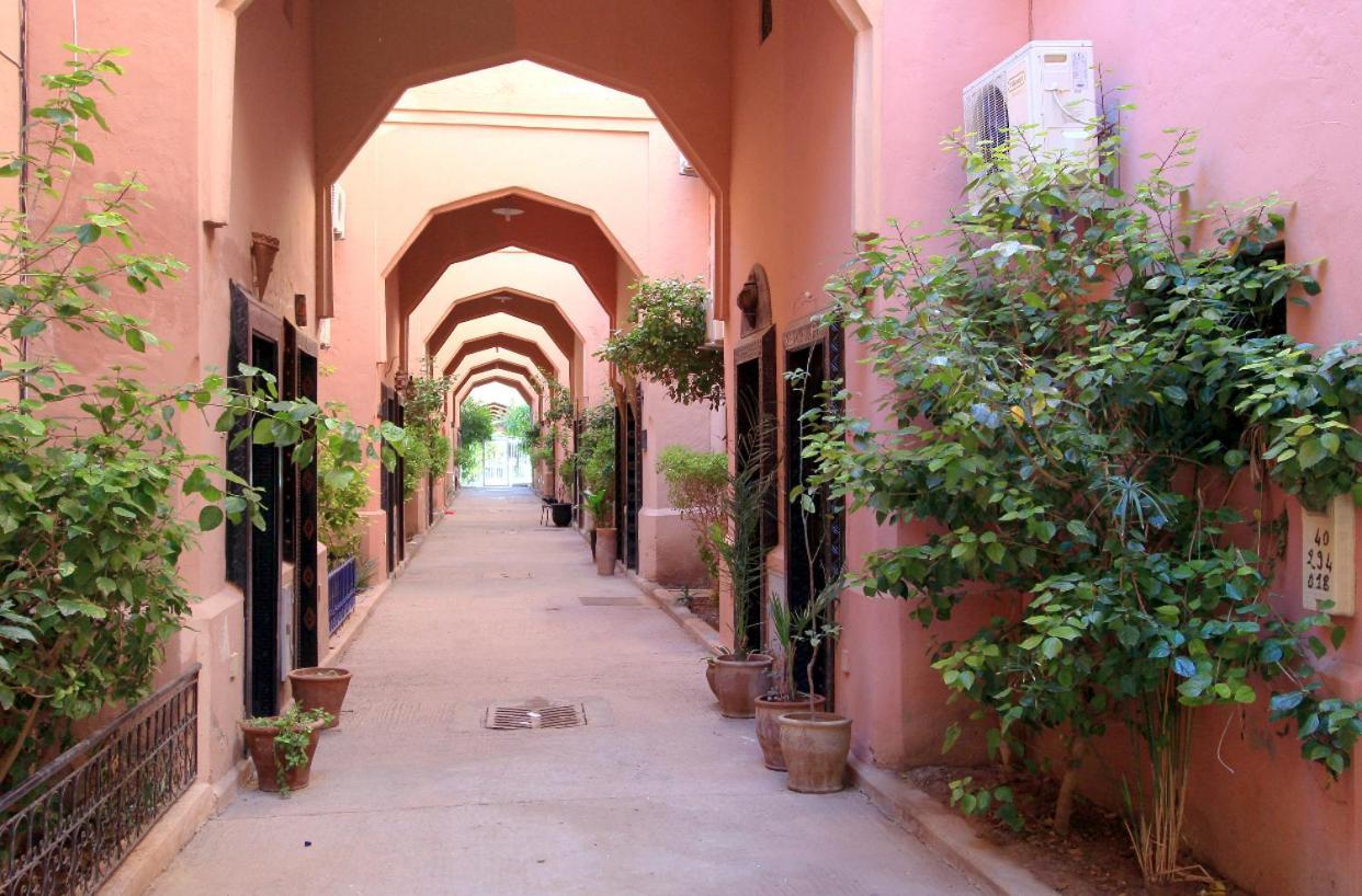 Maison Riad Traditionnel Idealement Situe A Marrakech Marrakesh Exterior photo