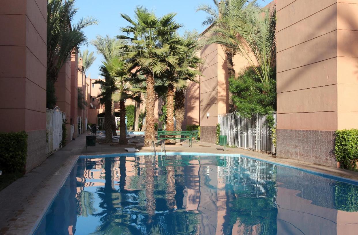 Maison Riad Traditionnel Idealement Situe A Marrakech Marrakesh Exterior photo